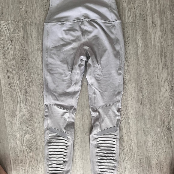 Alo Moro leggings perfect condition - Picture 3 of 4
